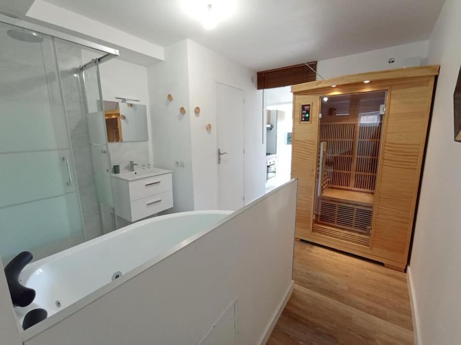 Sejour Sauna Et Jacuzzi Cocon La Roche-sur-Yon Exterior foto